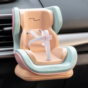 Asiento Labubu multicolor montado en la rejilla de ventilación del vehículo
