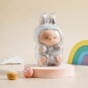 透明ケースに入った2体の座ったラブブのぬいぐるみ